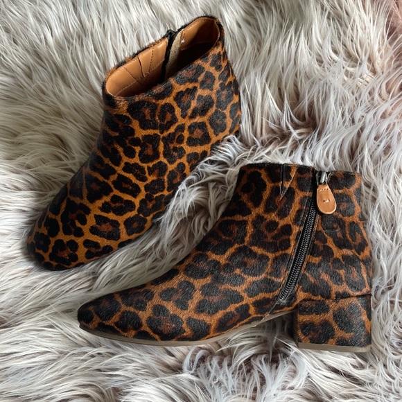 NWOT Gentle Souls By Kenneth Cole Leopard Fur Ankle Boots - Picture 1 of 6